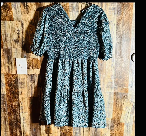 Wild Fable women's dress blue with flower print. Size medium 35 length x 16 wide Look at back missing hook rm 17 - Image 3