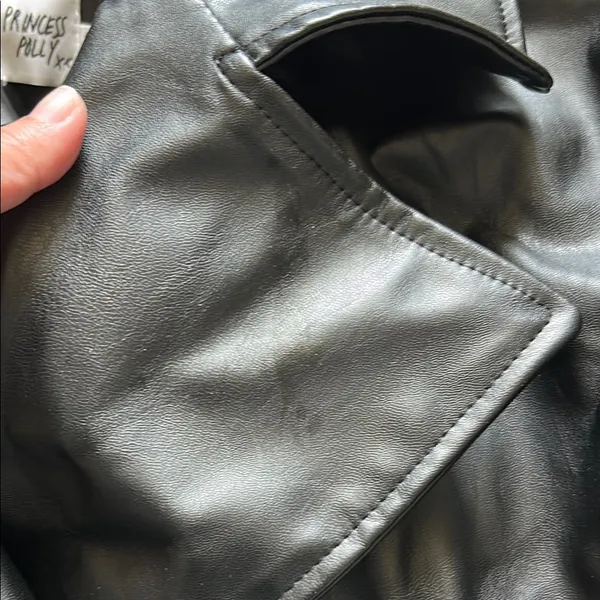 Princess Polly Black Cropped Leather Jacket - Image 4
