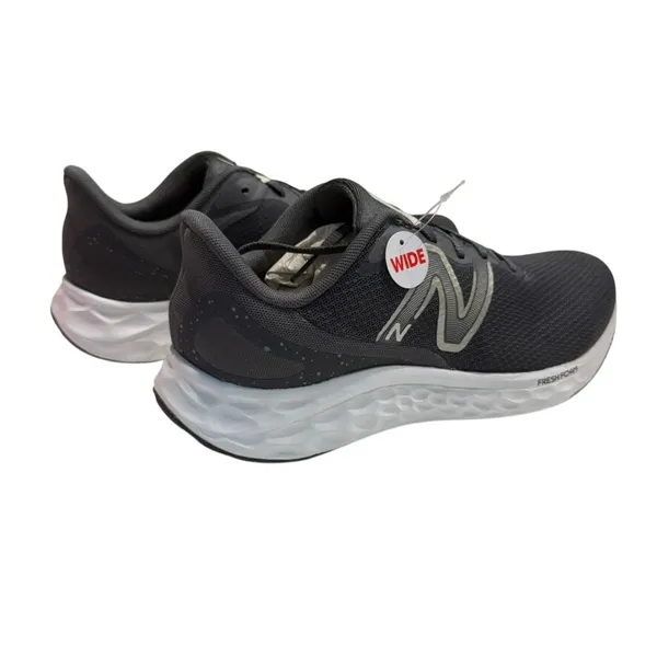 New Balance Women's Fresh Foam Arishi v4 in Grey/Beige, Size 10 Wide - Image 4