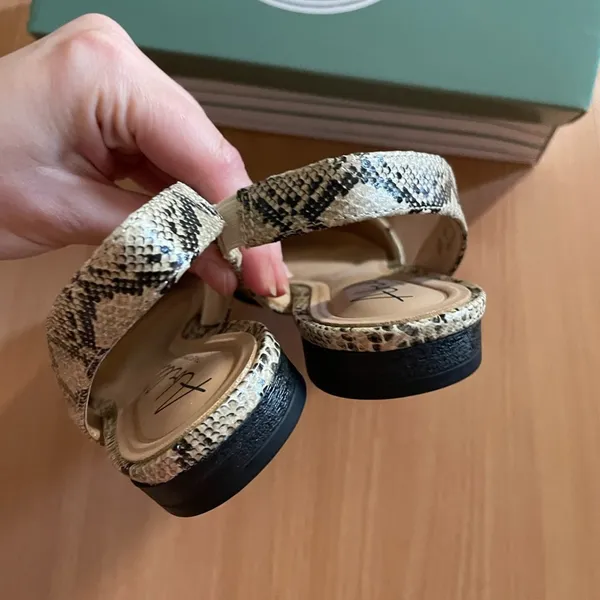 Abella Beige Snakeskin Slingback Flats Black Size 6 - Image 4