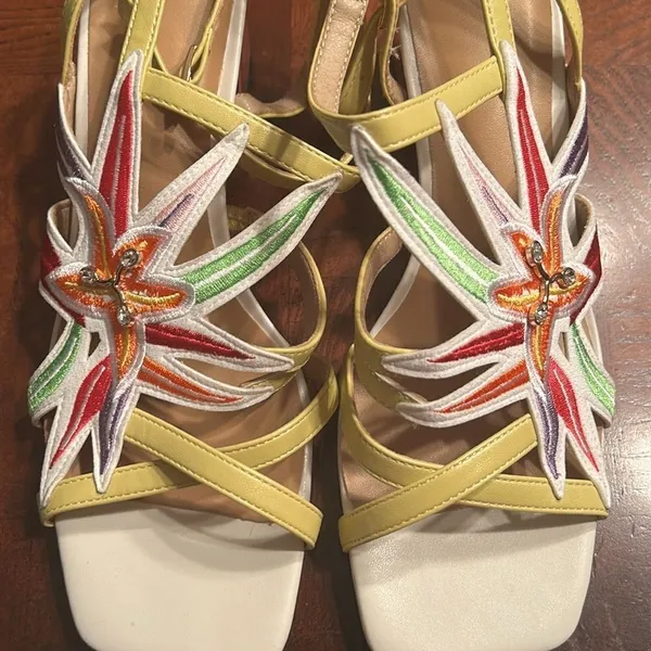 EXE LUISA Block Heel Sandals(Size 39) Yellow - Image 6