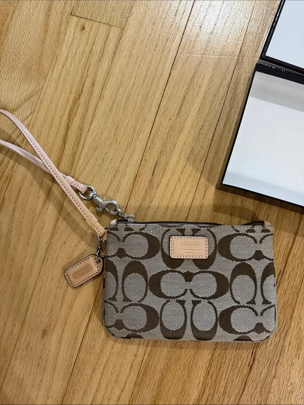 BNIP Vintage Coach 2002 Signature C Wristlet - Image 2