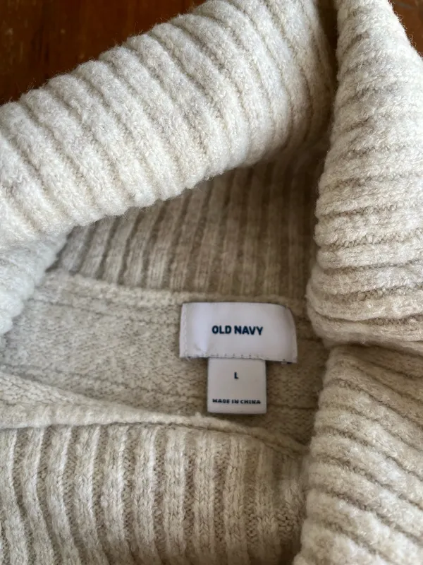 Old Navy Sweater - Image 4