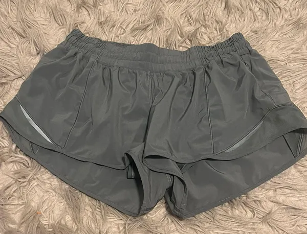 Lululemon Hotty Hot Short 2.5” - Image 2