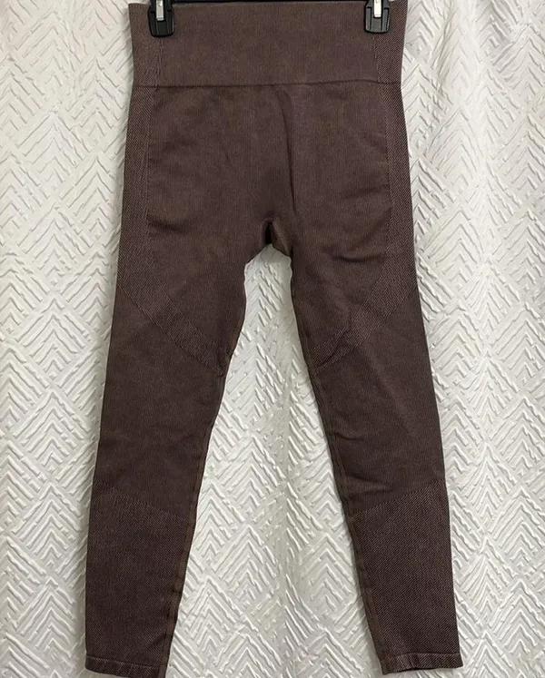 Joy Lab 7/8 Length High Rise Ribbed Seamless Leggings Size Medium brown grey - Image 4