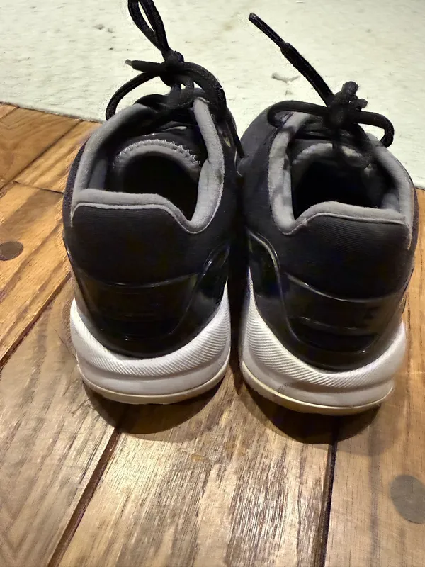 Women’s Nike Lightweight Black Sneakers - Image 5