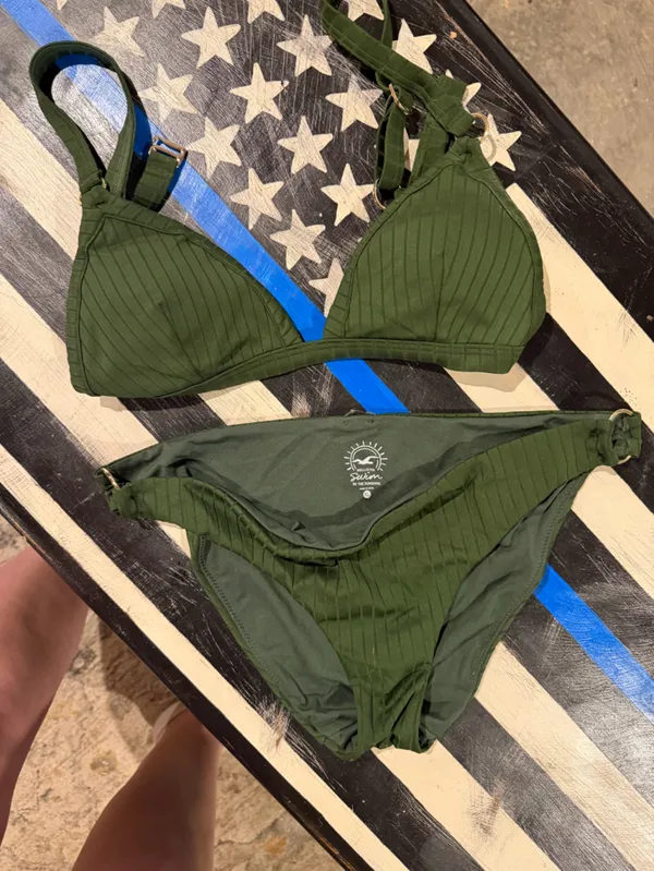 Hollister Ribbed Bikini Set Olive Green Large Top XL Bottom Like New - Image 3