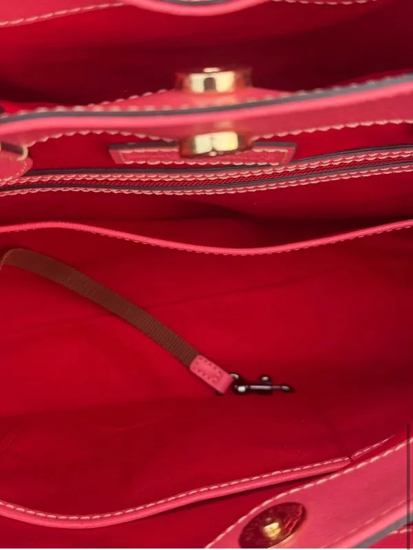 Dooney & Bourke Large Saffiano Barlow in excellent condition - Image 4