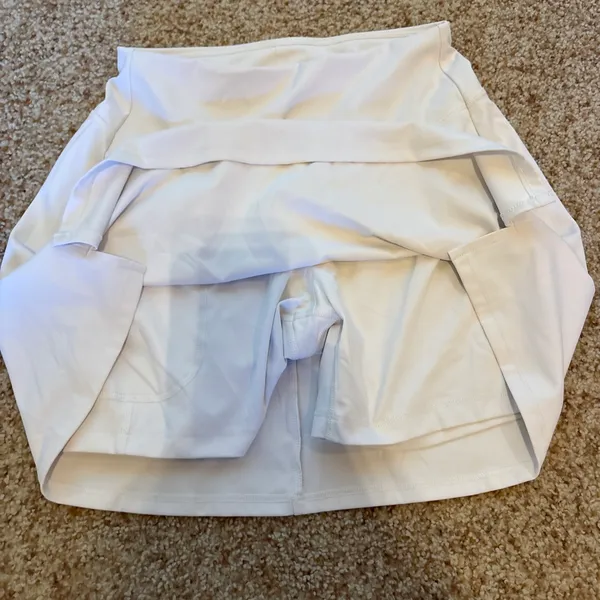 White Old Navy Tennis Skirt - Image 3