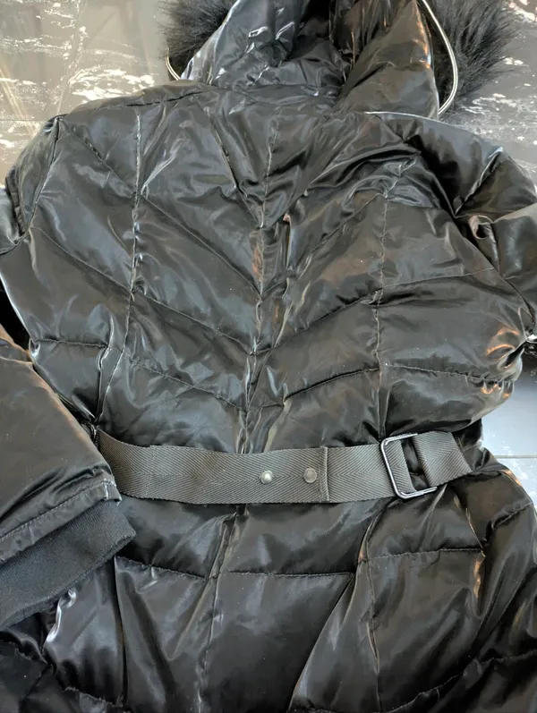 Karl Lagerfeld Paris Faux Fur Trim Black Shiny Belted Puffer Coat Size Medium - Image 9
