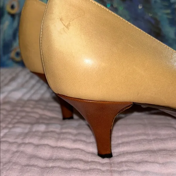 Vicari Size 8 Tan Leather Color Block Kitten Heels - Image 5