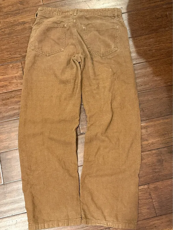 Cotton On brown corduroy low rise straight leg jeans in a US 4 #lowrise #corduroy - Image 2