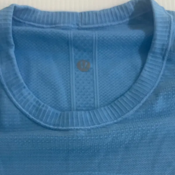 Women’s Lululemon light blue long Sleve - Image 9
