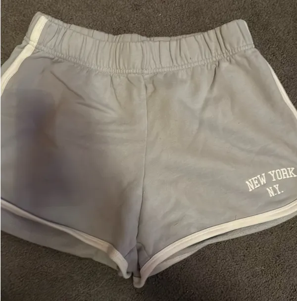 Brandy Melville New York shorts - Image 2