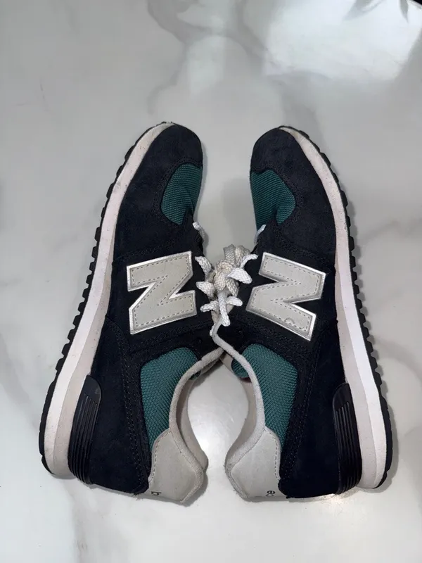 New Balance unisex Navy & Green Sneakers with White Accents - Image 7