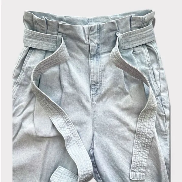 a new day Paperbag High Waist Tapered Jeans With Belt Light Blue Wash Sz 12 - Image 5