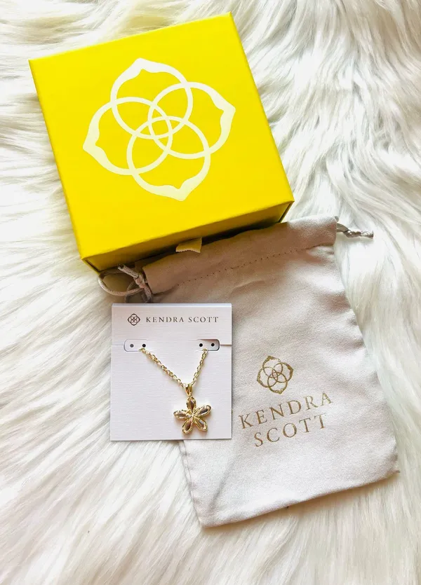 Kendra Scott Necklace - Image 3