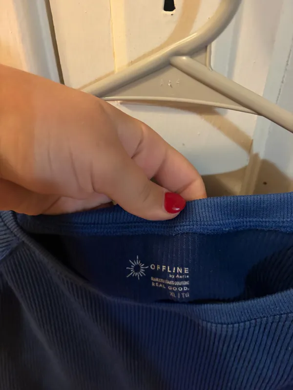 Aerie OFFLINE Cropped T-Shirt in blue - Image 2