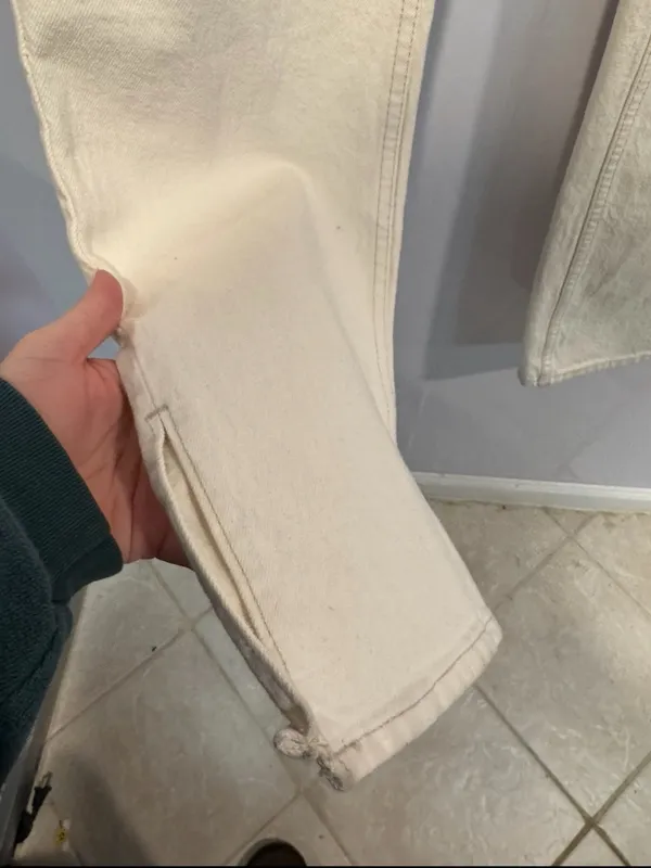 Abercrombie and Fitch 90s high rise Cream Straight-Leg Jeans - Image 2