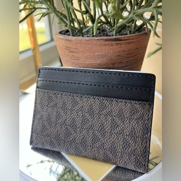 Michael Kors Reed Large MK Logo Card Holder Brown Black NWT - Image 4