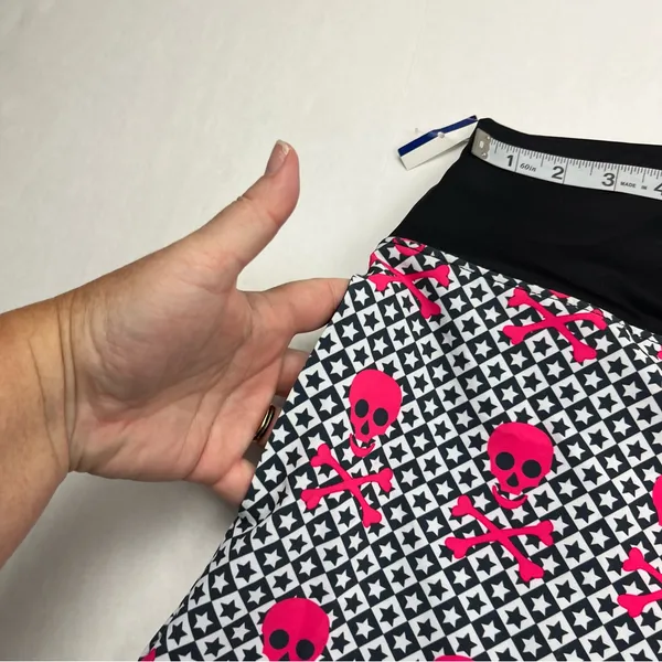 Faye‎ + Florie Pink Skull Star Black Shorts Womens Size Small Athletic NEW - Image 6