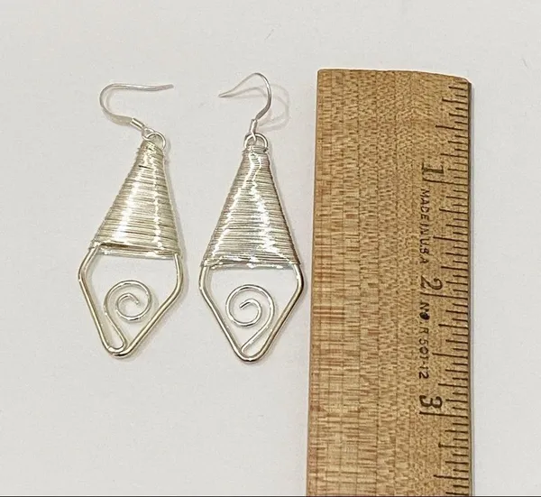 Silver tone Wire Wrapped Earrings - Image 7