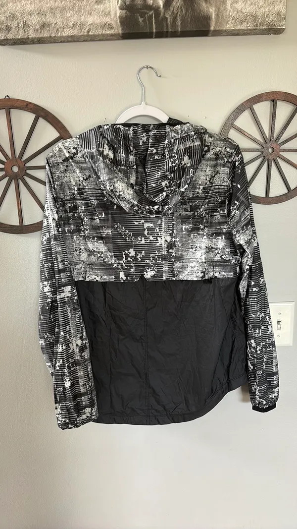 Oakley Windbreaker - Image 3