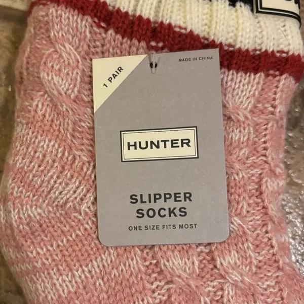 NWT Hunter women’s Cable Knit slipper socks OS - Image 3