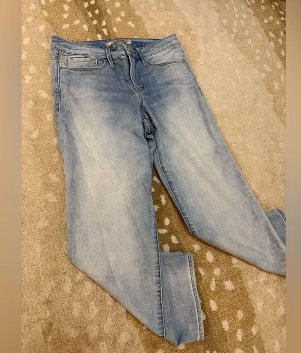Athleta Sculptek light wash jeans women’s size 8P - Image 3