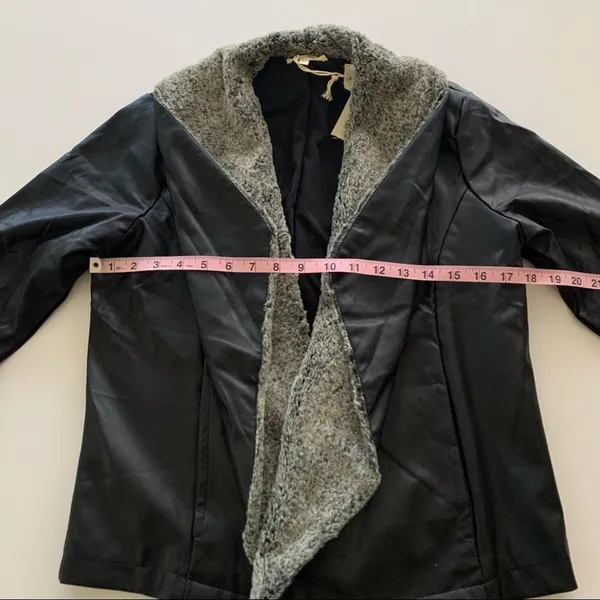 Mystree Pia Black Vegan Leather Jacket with Faux Fur Lined Lapel Women's Small - Image 7