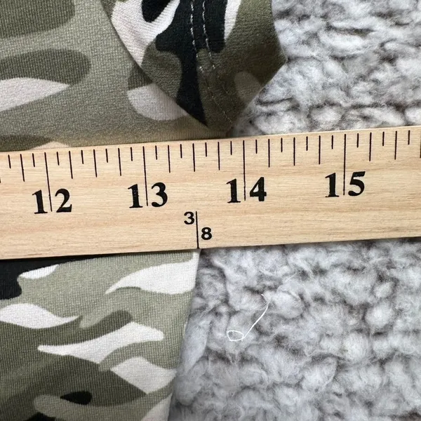 NEW Almost Famous Women's S Green Camo Print‎ Top - Image 5