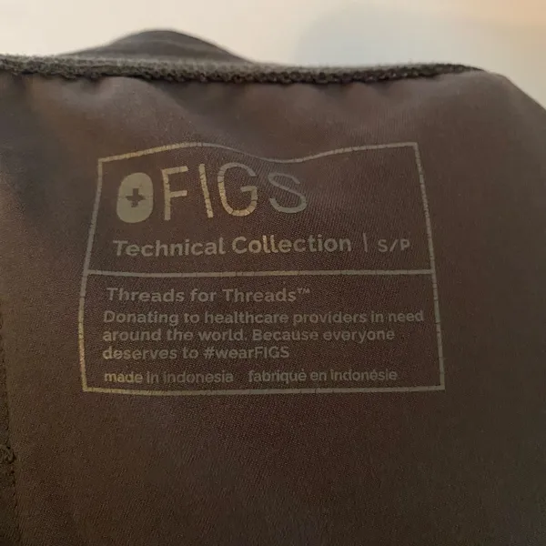 FIGS Charcoal Gray Zamora Jogger Scrub Pants Uniform Women's size Small Petite - Image 2