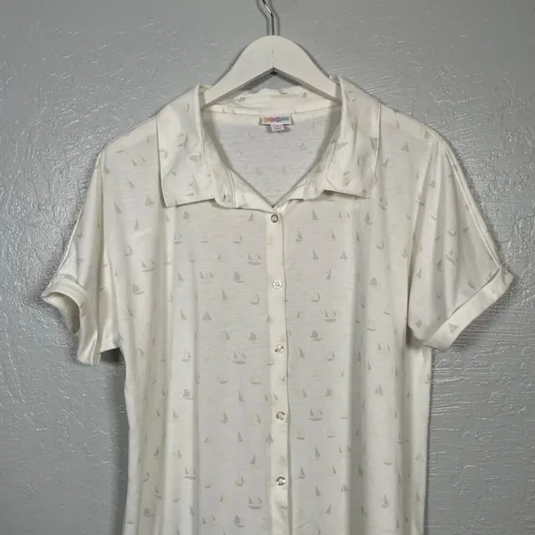 Lularoe Women M White Gray Sailboat Charlie Blouse Button Front Collar Dolman - Image 3