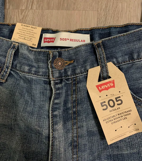 Levi's 505  regular straight leg medium wash jeans - Image 4