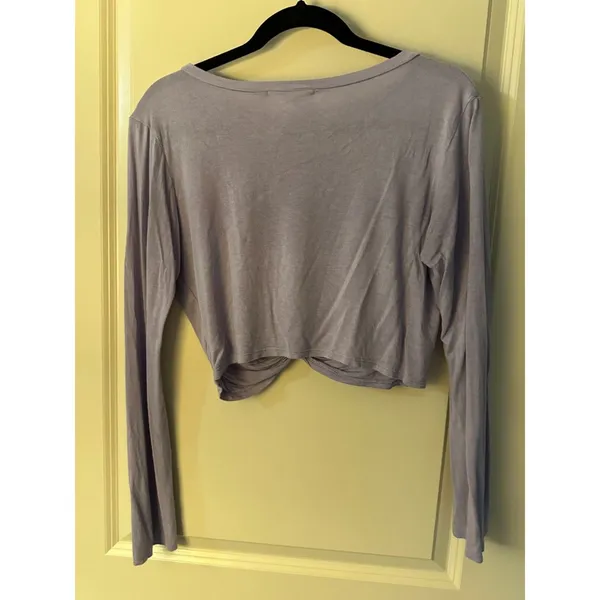Gaze Purple Thin Longsleeve Knot Top Women'x Sz Medium - Image 2
