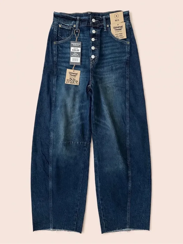 Universal Threads Dark Blue Curved Leg Ankle Jeans - Image 4