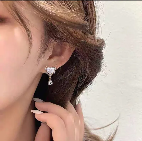 Sweet light luxury zircon pearl love earrings - Image 2