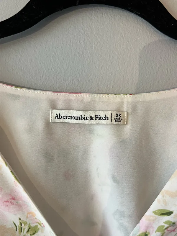 Abercrombie Blouse Floral - Image 3