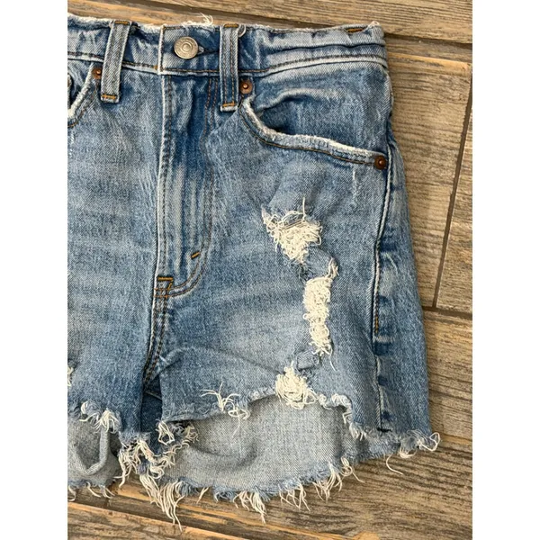 Abercrombie & Fitch Curve Love‎ High Rise Mom Shorts Distressed Light Wash 00/24 - Image 4