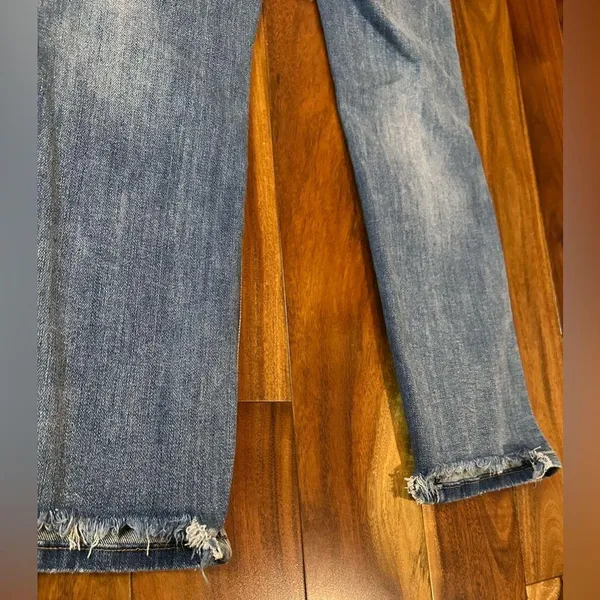 Risen Distressed Straight Leg Jeans - Image 10