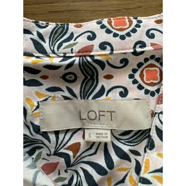 LOFT Tunic Top Size Small Long Sleeve‎ Paisley Rayon V Neck Lightweight Colorful - Image 3