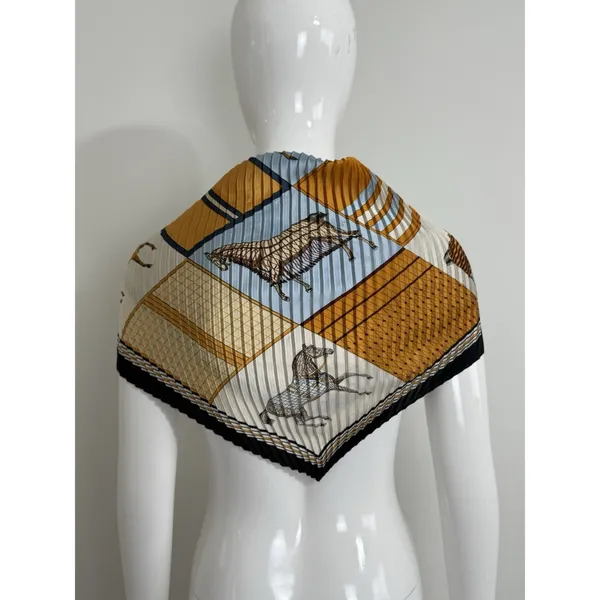 ⁠Vintage Pleated Scarf Equestrian Horse Print Gold Blue Yellow Square Neck Wrap⁠ - Image 3