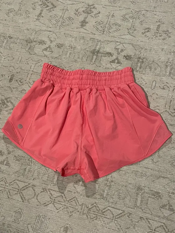 Lululemon Shorts Hotty Hot - Image 2