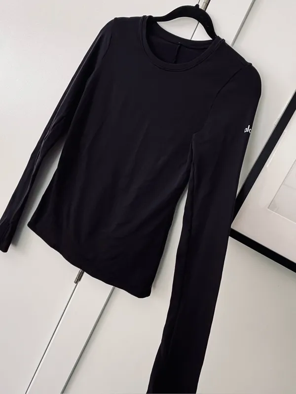 Alo Yoga Black Airbrush Winter Warm Nocturne Long Sleeve size medium - Image 5