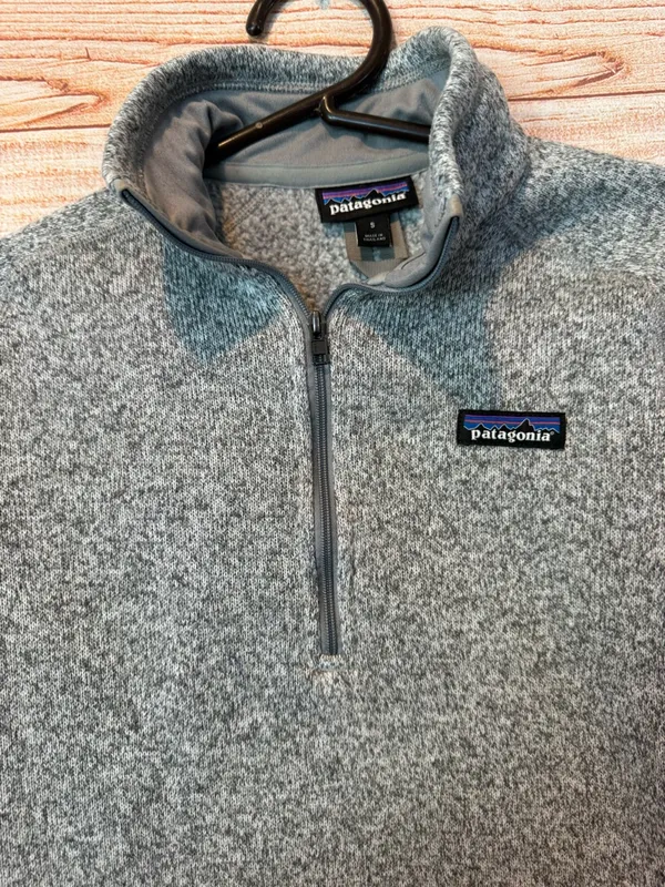 Patagonia Heather Gray Half-Zip Fleece Pullover like new - Image 2