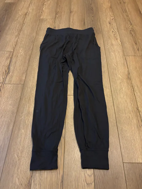 Lululemon joggers  - Image 4