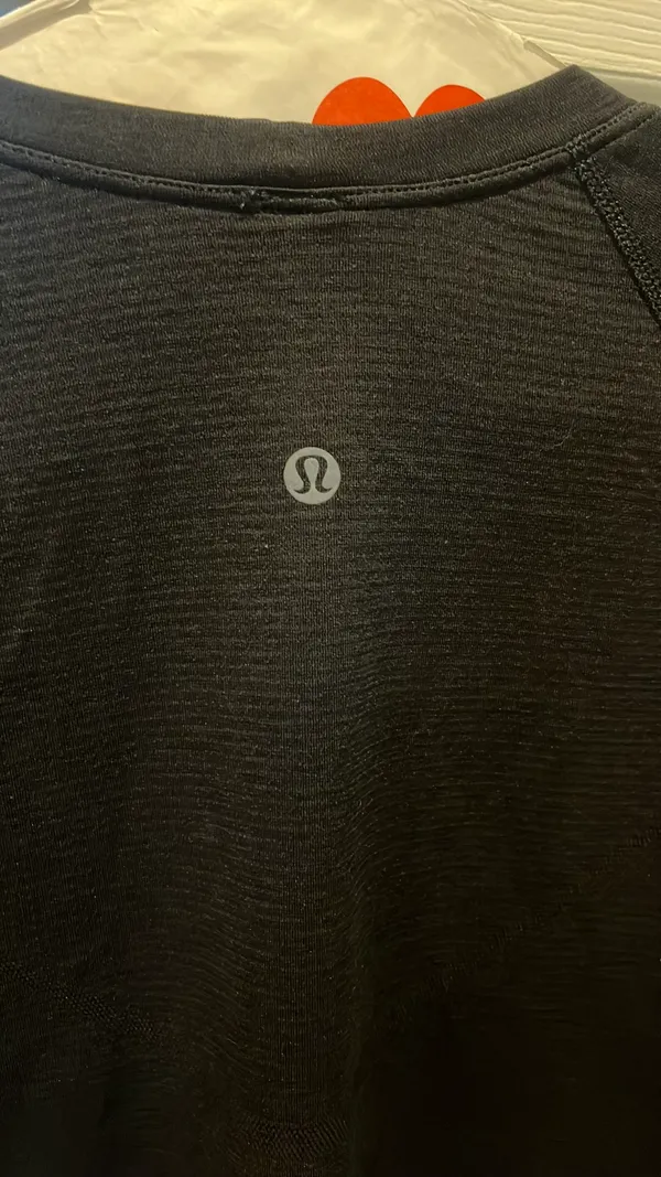 Lululemon Black Cropped Long Sleeve - Image 3