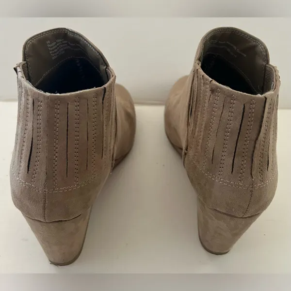 Dolce Vida for Target Tan/Brown Faux Suede Wedged Ankle Boots - Image 3