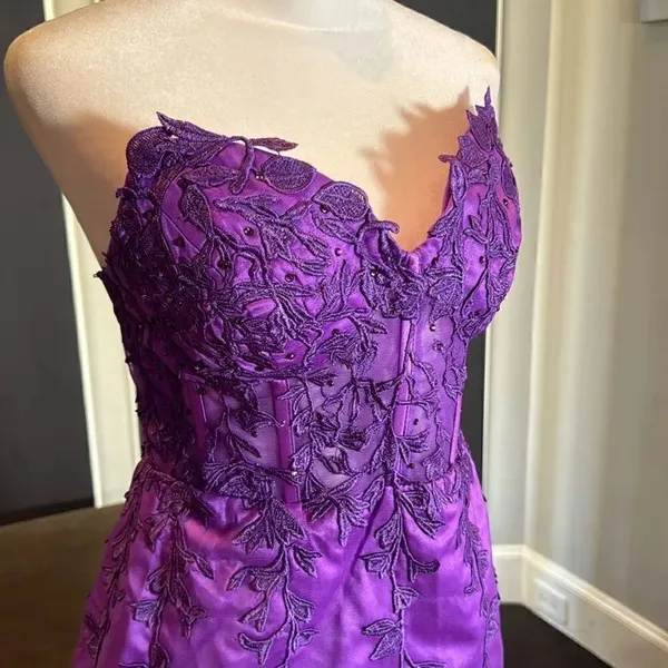 Women’s Purple Short Party Dress Beading Sheer Bodice Corset Back Ties Size 4 - Image 2