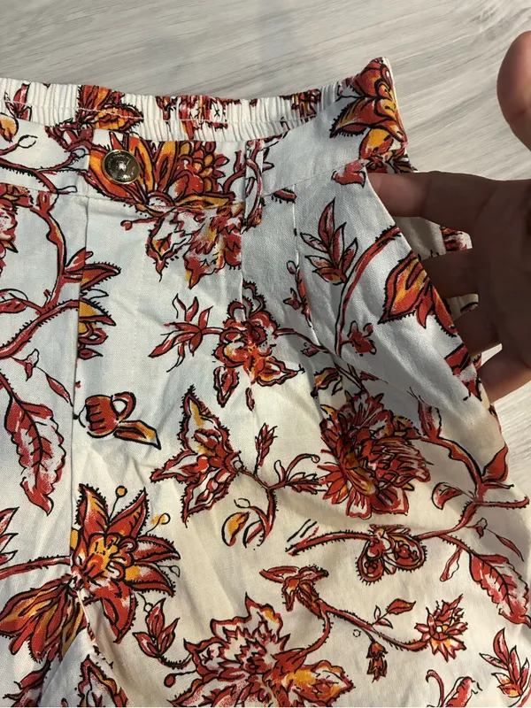Marc New York White Pants with‎ Orange Floral Accents 55% Linen - Image 5